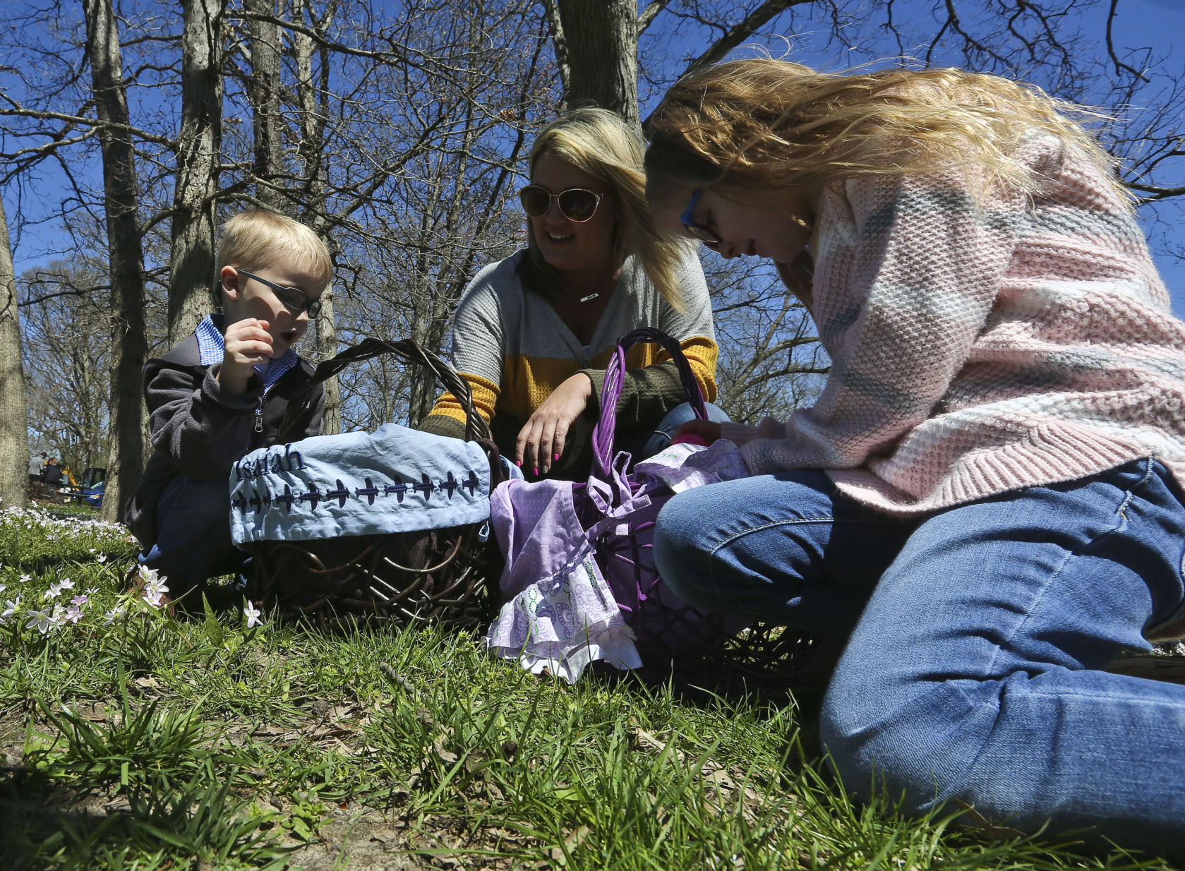 Critter_Egg_Hunt 22 4.20.19.JPG